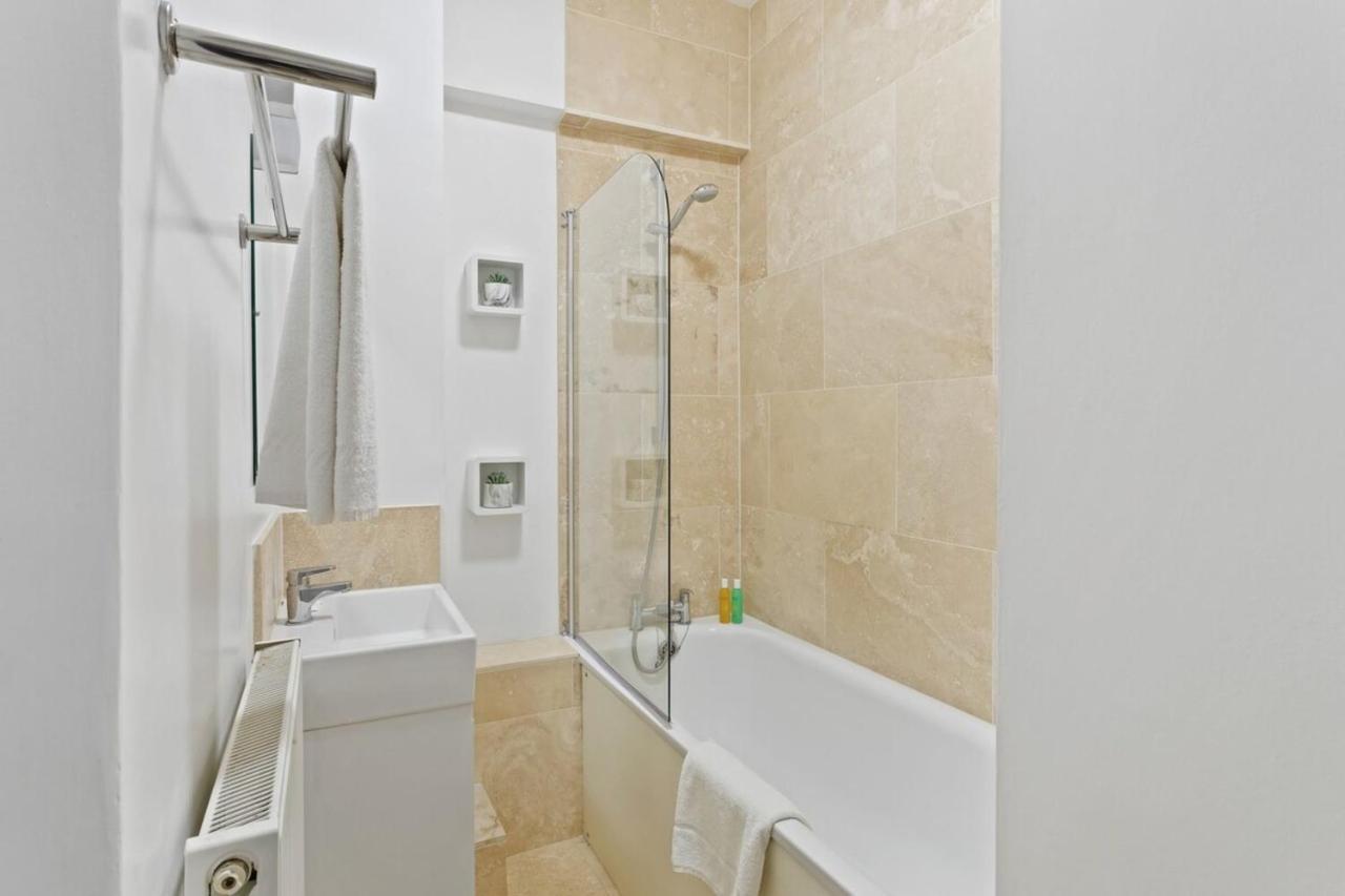 Trendy 1 Bedroom Apartment In The Heart Of Londres Extérieur photo